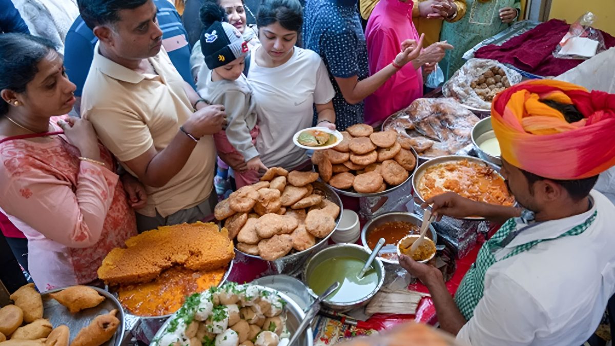 Bill Clinton’s CGI backs initiative to train 10,000 Indian street food vendors on healthier cooking